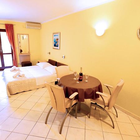 פודסטראנה Beach Apartments Vlado מראה חיצוני תמונה