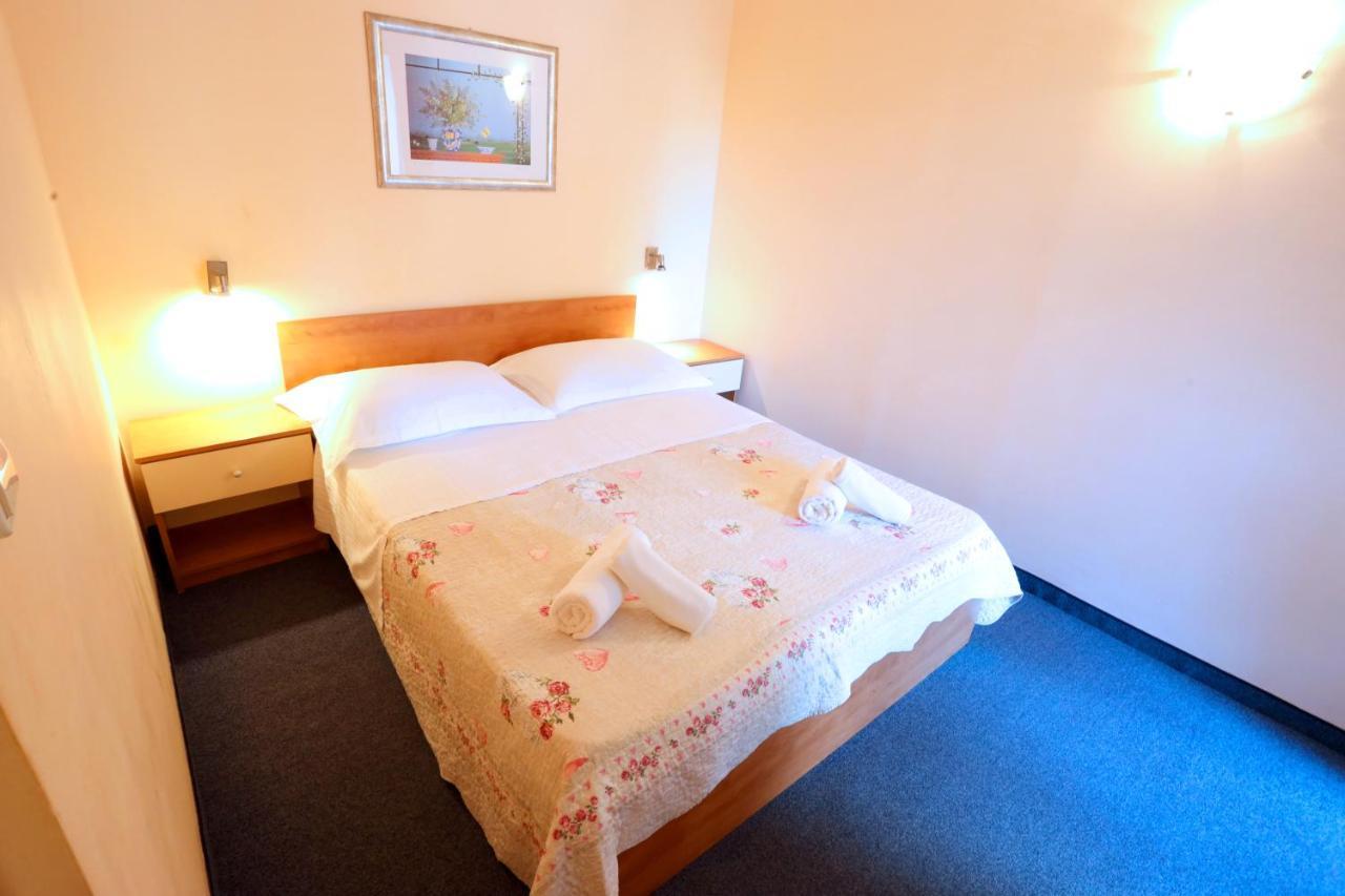 פודסטראנה Beach Apartments Vlado מראה חיצוני תמונה